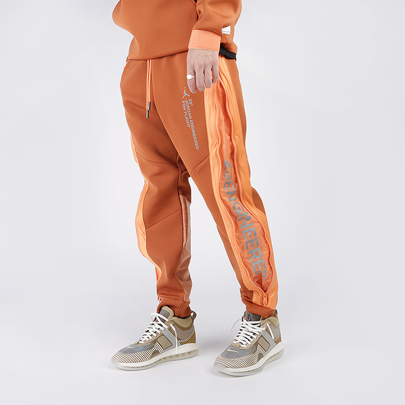 мужские оранжевые брюки Jordan 23 Engineered Trousers CJ6765-246 - цена, описание, фото 1